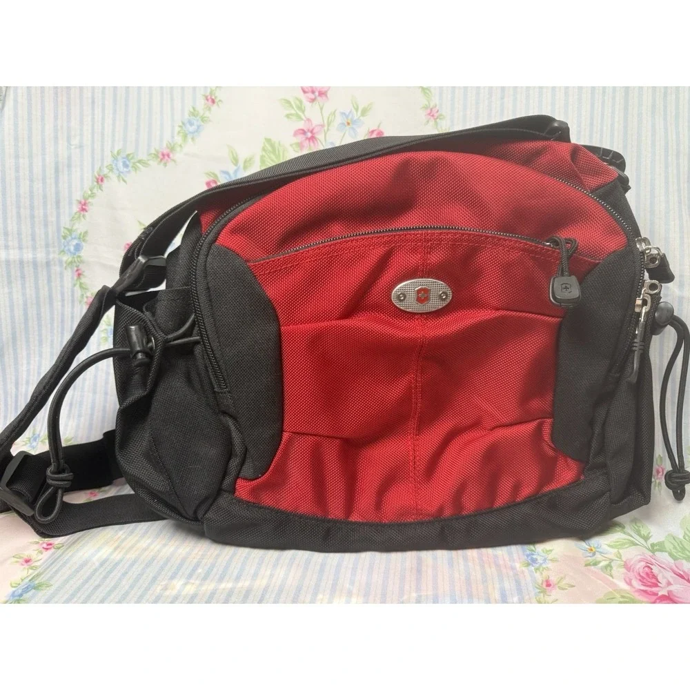 SwissGear Red Black Waist Bag Fanny Pack Sling‎ Crossbody Travel 11x16